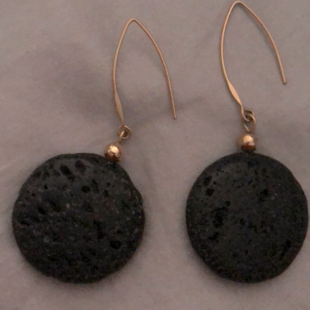 Black Stone Dangling Gold Earrings 2 29$